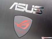 Asus & ROG logo.