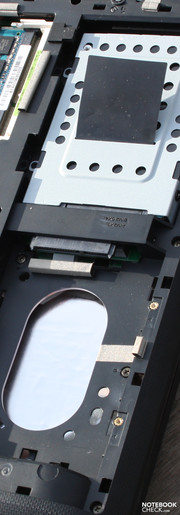 ASUS K73SV-TY032V: Room for two 2.5 inch hard disks.