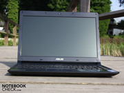 Asus builds a matt 13.3 inch TFT from AUO. Asus builds a matt 13.3 inch TFT from AUO.