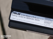 has a high capacity of 84 Wh (5800 mAh). has a high capacity of 84 Wh (5800 mAh).