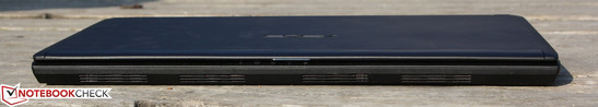 Front: No interfaces (speakers) Front: No interfaces (speakers)