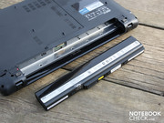 The battery can be taken out for stationary use. Since it doesn't have rubber feet for elevating the back of the laptop, its incline is unaffected by the battery's removal. The battery can be taken out for stationary use. Since it doesn't have rubber feet for elevating the back of the laptop, its incline is unaffected by the battery's removal.
