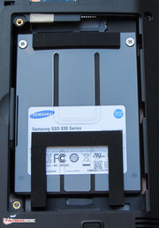 The hard drive can be replaced in two steps.