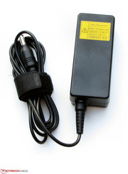 The power supply weighs approx. 163 grams, and has a power output of 45 watts.