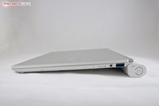 A height of 12 mm is slim even for ultrabooks.