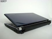 The included 3-cell battery improves the slim look The included 3-cell battery improves the slim look