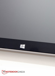 The Windows button features a pager motor and thus haptic feedback