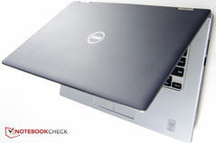 The chassis of the Inspiron 7000 13-7352: rubberized charcoal gray on the outside...