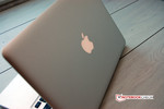 The Apple MacBook Pro 13 Mid 2012: very good overall, but the notebook tries to compete with Ultrabooks as well as performance machines. The Apple MacBook Pro 13 Mid 2012: very good overall, but the notebook tries to compete with Ultrabooks as well as performance machines.