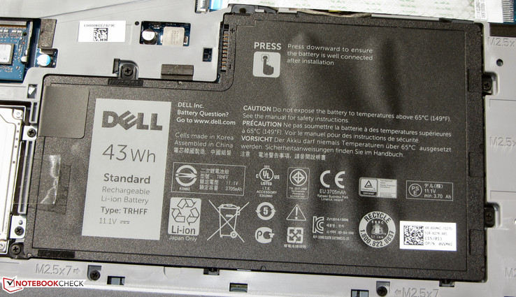 The battery has a capacity of 43 Wh. It can be removed.