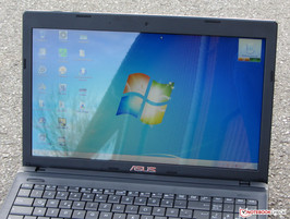 The Asus F55A in outdoor use.