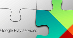 Google Play Services got updated dropping support for Android Gingerbread and Honeycomb