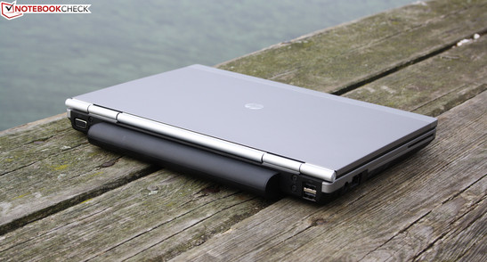 HP EliteBook 2560p (LG666EA): The workmanship, the excellent input devices, and the long battery life of the smallest EliteBook convince. However, the dark display disappoints.