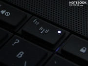 Where Alienware would have a whole array of lights, we just see a glowing spot on the WLAN key Where Alienware would have a whole array of lights, we just see a glowing spot on the WLAN key