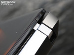 Hinges: stiff, securely in place Hinges: stiff, securely in place