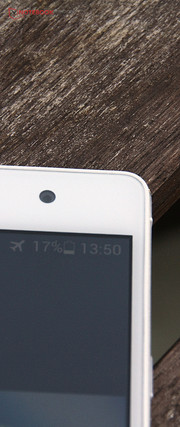 Low-resolution front-facing camera? Not in this case. It features 5 megapixels.
