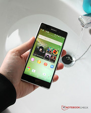 If the openings are covered, the smartphone can get wet without any issues.