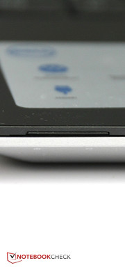 At the front rim, two LEDs are located (HDD activity and battery level).