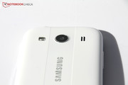 Everything stayed the same at the back: Sensor with 5 MP.