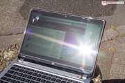 Direct sunlight makes working with the notebook very difficult