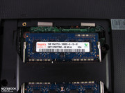 2x 2 GB DDR3 RAM modules are included.