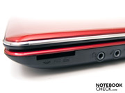 Right: 4-in-1 card reader, audio ports,... Right: 4-in-1 card reader, audio ports,...