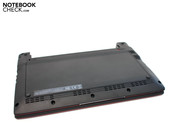 A large maintenance cover without screws? A large maintenance cover without screws?
