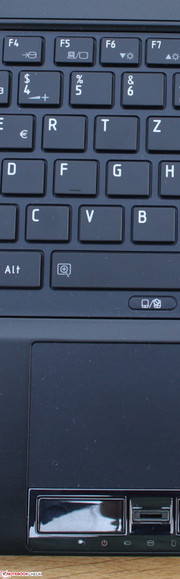 Toshiba Portégé R930-13F: Unpleasant – A good keyboard combined with very bad touchpad buttons. Toshiba Portégé R930-13F: Unpleasant – A good keyboard combined with very bad touchpad buttons.