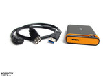 The scope of delivers includes a USB Y-Kabel and a simple backup-software
