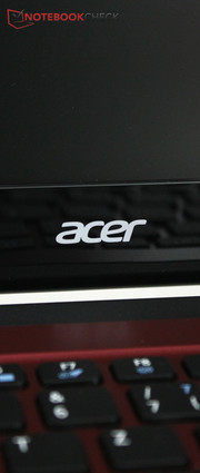 Acer is still trying with its Aspire One series.
