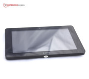 The touchscreen does not give reason for complaint. It is gliding eager and detects up to five fingers reliably.