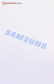 The design features are typical for the Galaxy family.