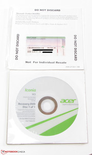 A recovery DVD and a MS Office 2013 (Home and Student) license are in the box.