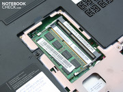 A 2GB DDR3 bar from Samsung was inserted in the test system. A second 2GB Kingston bar was included in the package for self-installation.