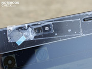The high-gloss surfaces are within limits (only display and bezel, here the webcam with protective foil). The high-gloss surfaces are within limits (only display and bezel, here the webcam with protective foil).
