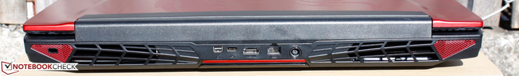 Rear: Kensington Lock, Mini DisplayPort 1.2, USB 3.1 Type-C Gen. 2, HDMI 1.4, Gigabit Ethernet, AC adapter