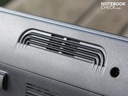 The high frequencies are covered by two loudspeakers under the wrist rest (THX sound). The high frequencies are covered by two loudspeakers under the wrist rest (THX sound).