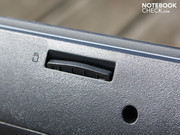 The front accommodates a card reader The front accommodates a card reader