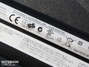 and has a capacity of 4400 mAh. and has a capacity of 4400 mAh.