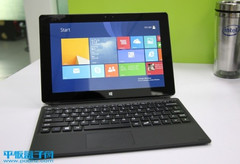 MeeGoPad F10 Windows tablet with Intel Atom, 2 GB RAM and 64 GB storage