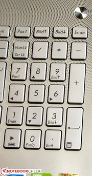 A number pad is installed.