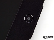 A webcam with 1.3 MP peaks discreetly out of the display bezel. A webcam with 1.3 MP peaks discreetly out of the display bezel.