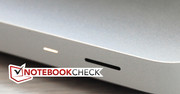 The white LED provides information about the system status. Blinking indicates "standby". The white LED provides information about the system status. Blinking indicates "standby".