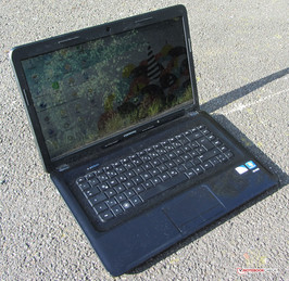 HP's Compaq Presario CQ58-148SG outdoors
