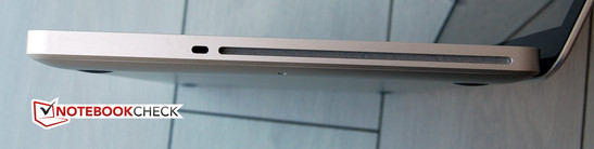 Right side: optical drive, Kensington lock slot