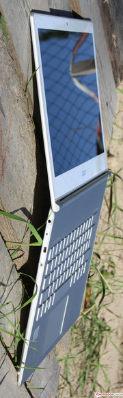 Acer S7-391: in view of the slim case, the stability is very good.