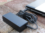 The small PSU supplies 60 watts (349 gram incl. cord).