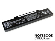 We wanted to see the notebook's internal components, and first removed the 4,000 mAh battery. We wanted to see the notebook's internal components, and first removed the 4,000 mAh battery.