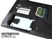 Two panels on the underside of the notebook give access to the hard drive and the memory.