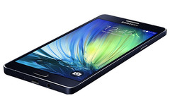 Samsung Galaxy A7 with 5.5-inch Full HD display, 5 MP wide front camera and 13 MP main camera